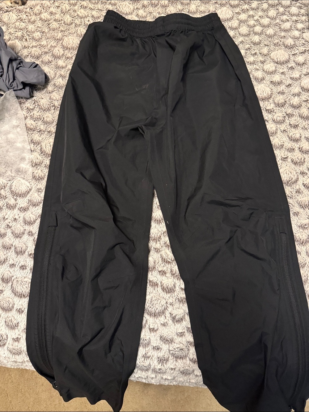 Cabela's Men’s Black GORE-TEX Paclite Jogger Pants